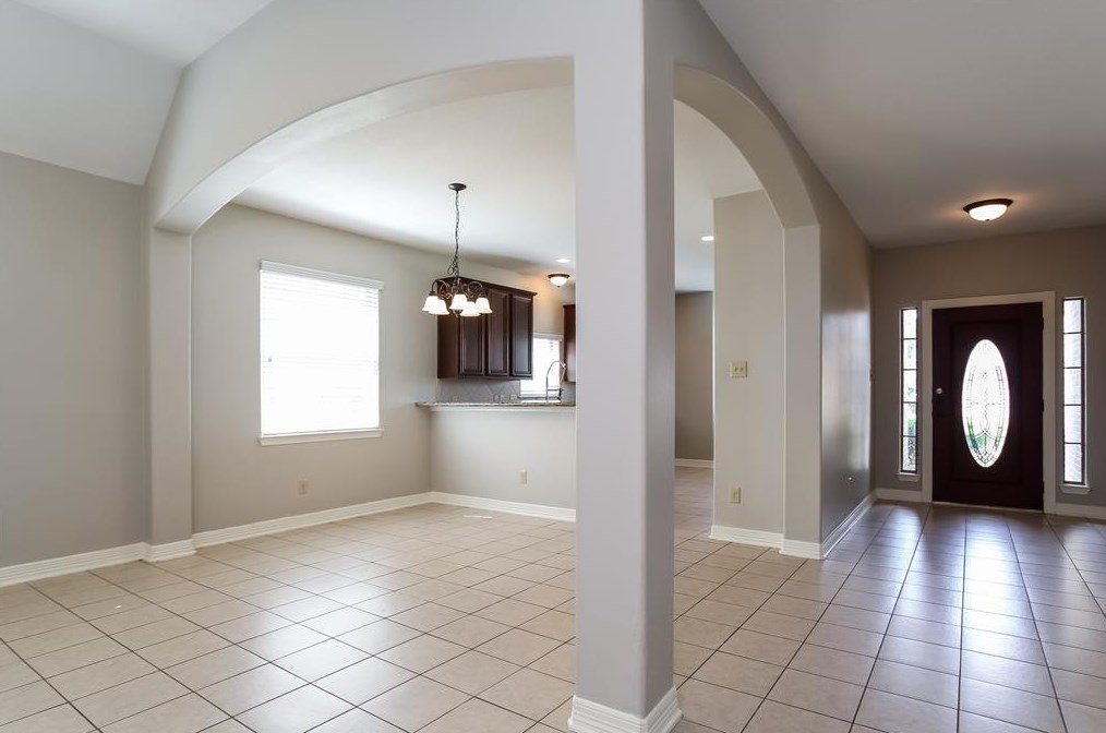 10336 Stone Gate Dr, Conroe, TX 77385