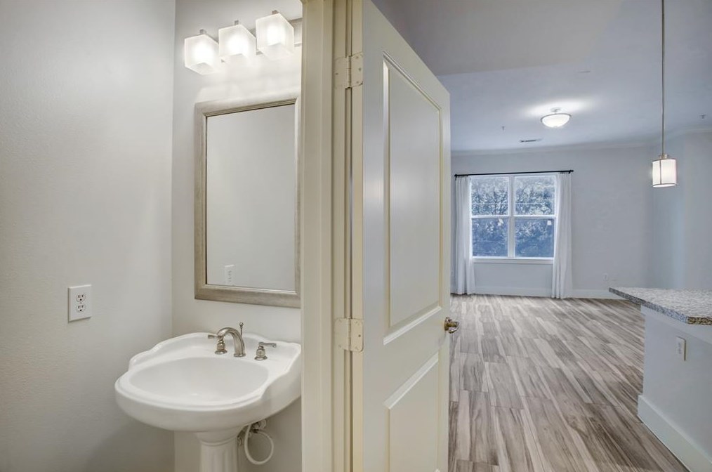 300 St Joseph Pkwy #124, Houston, TX 77002