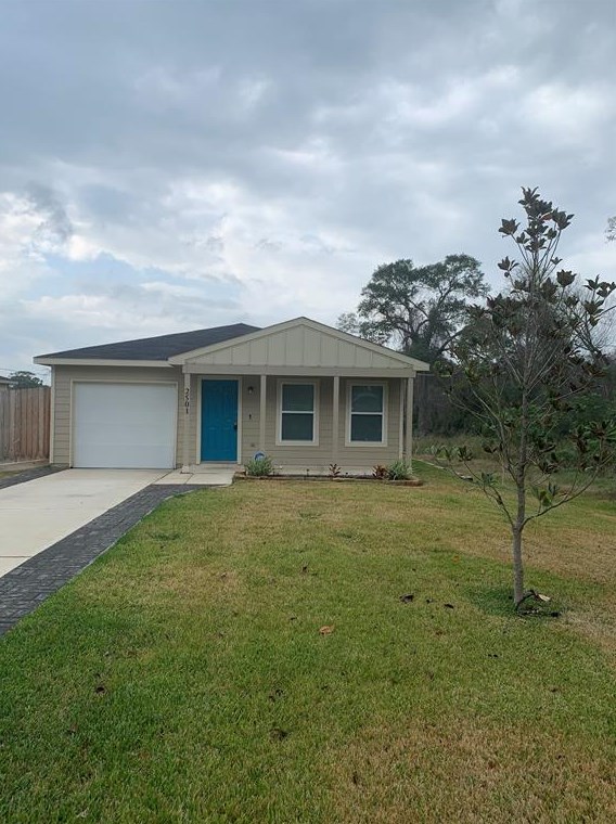 2501 16th St, Hempstead, TX 77445