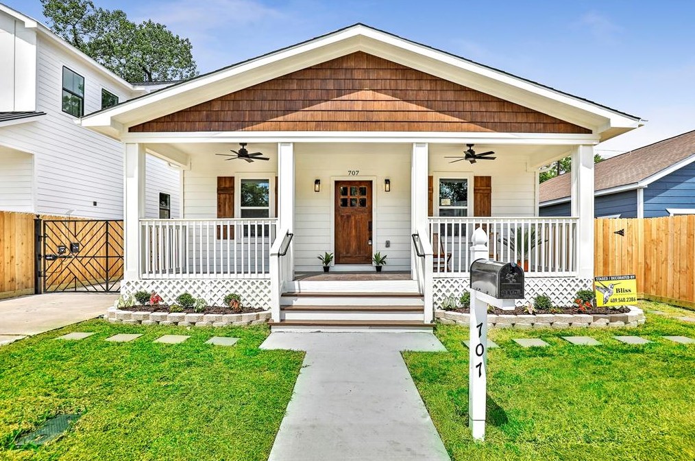 707 Vincent St, Houston, TX 77009