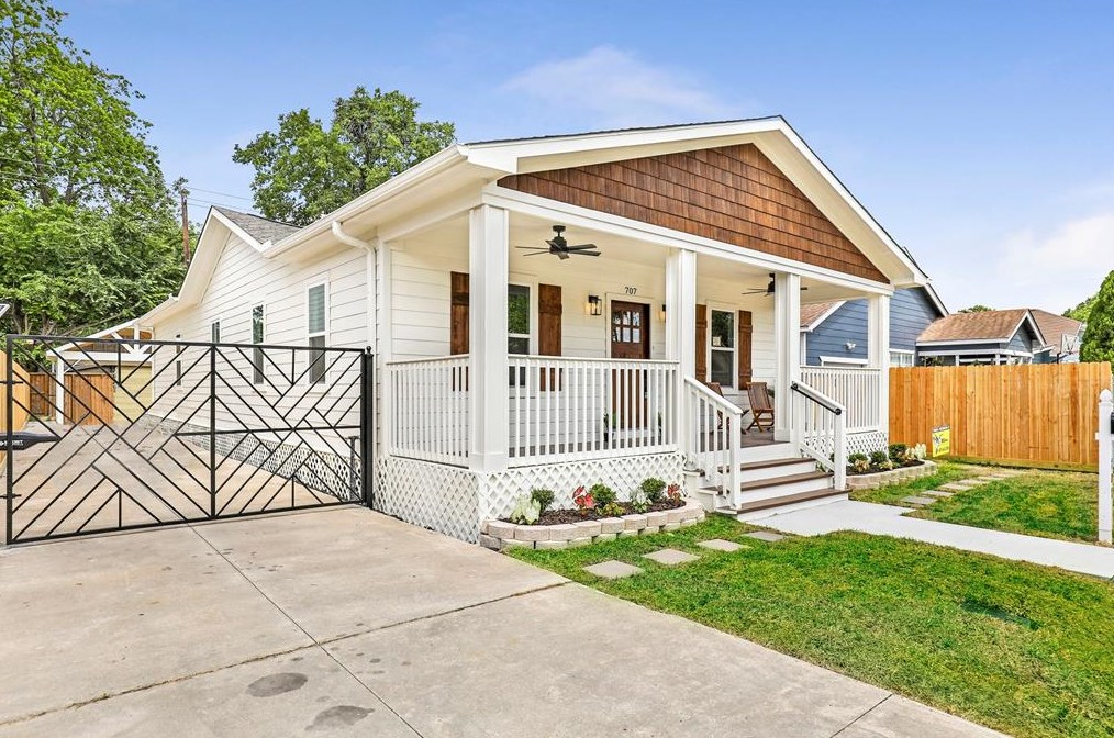 707 Vincent St, Houston TX  77009-4641 exterior