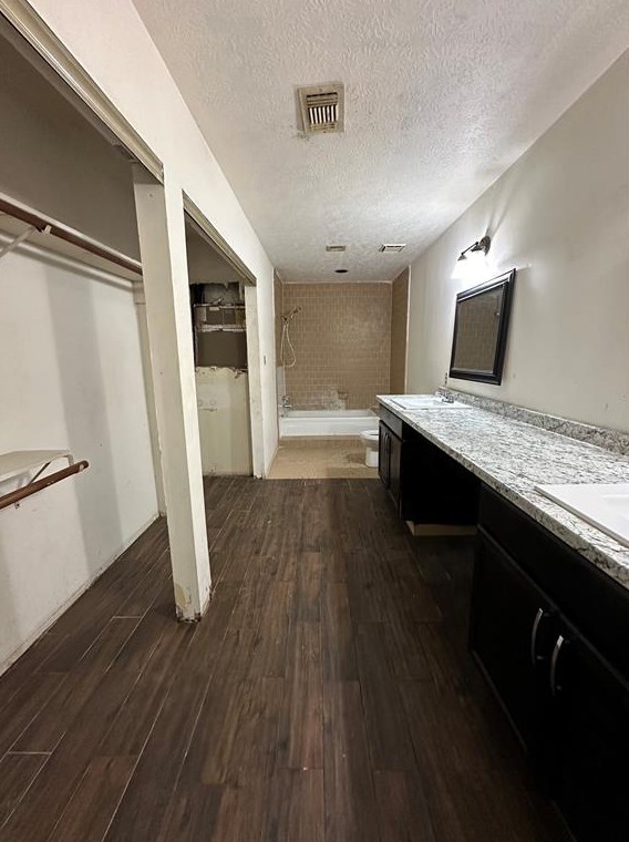 9318 Wellsworth Dr, Houston TX  77083-6160 exterior