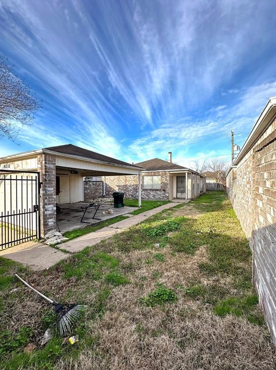9318 Wellsworth Dr, Houston, TX 77083-5943