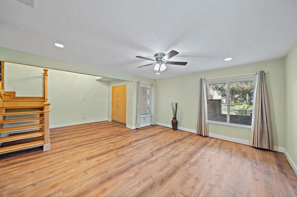 11647 Village Place Dr #201, Houston, TX