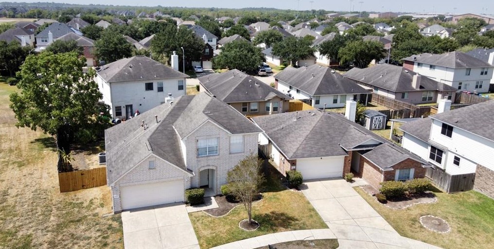2303 Birch Canyon Ct, Fresno, TX 77545