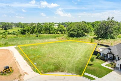 119 Creekside Lane, Lake Jackson, TX 77566 - Photo 1