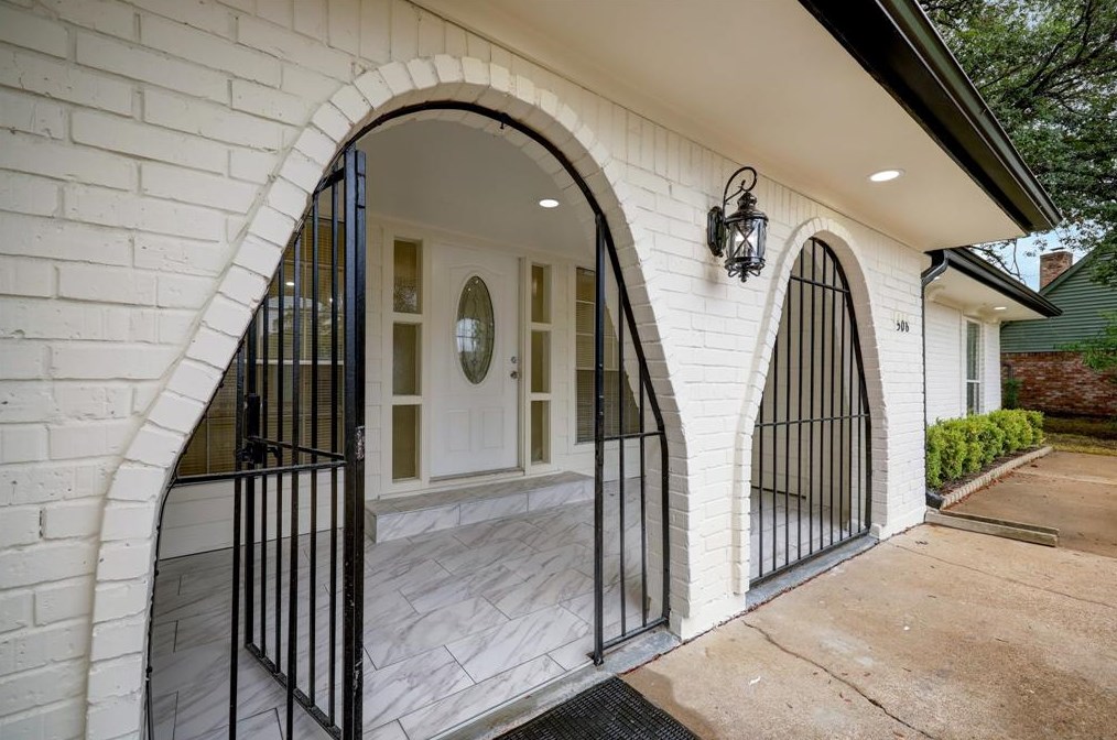 5506 Bent Bough Ln, Houston, TX 77088-5503