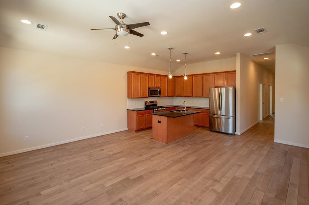 426 E 41st St, Houston, TX 77022