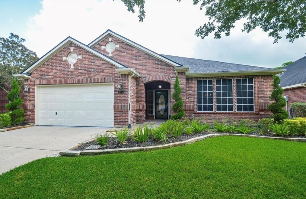 210 Riverway Bluff Ln, Richmond, TX 77406