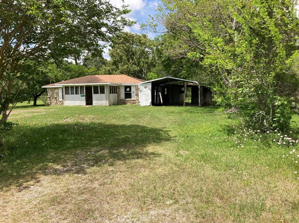 224 Channelview Dr, Anahuac, TX