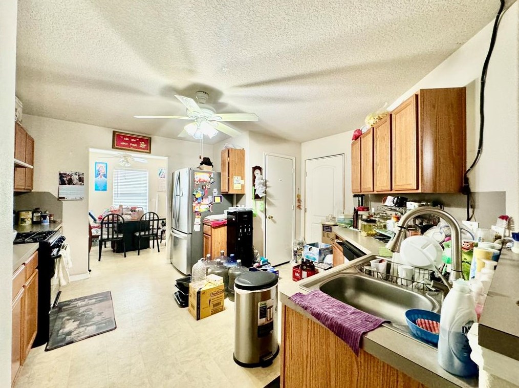 2810 Packard Elm St, Houston, TX 77038-2654