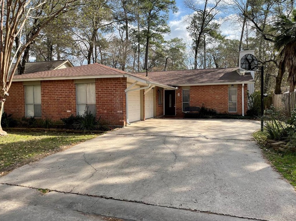 6 Crested Jay Ln, Spring, TX 77380-1590