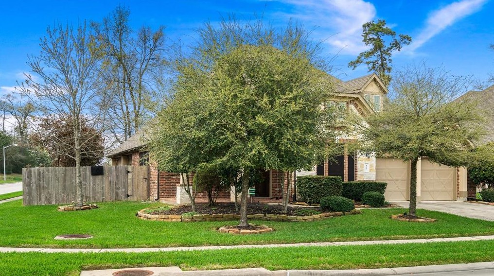 451 Hendricks Forest Ln, Conroe, TX 77384