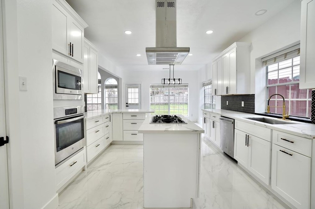 18306 Autumn Park Dr, Houston TX  77084-5647 exterior