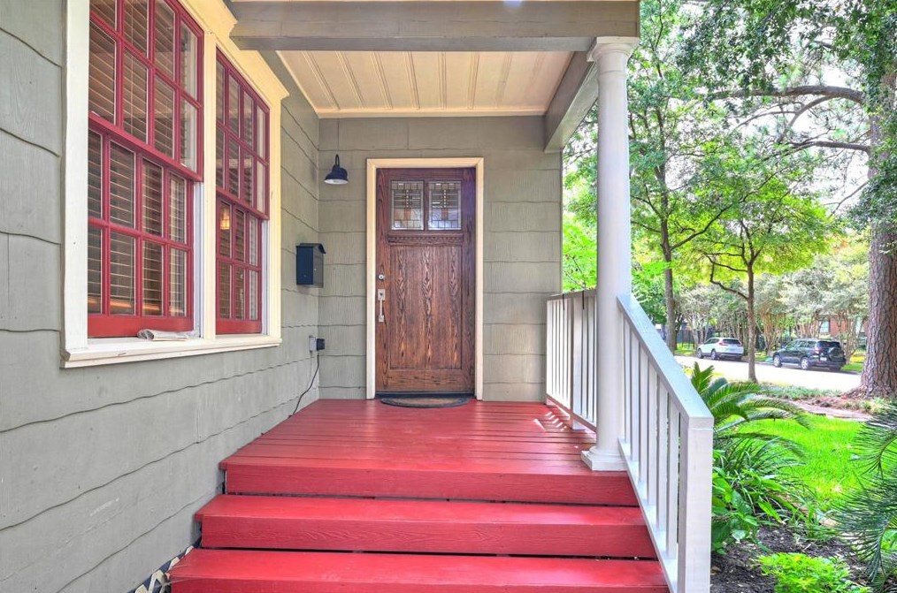 819 Byrne St, Houston TX  77009-7105 exterior