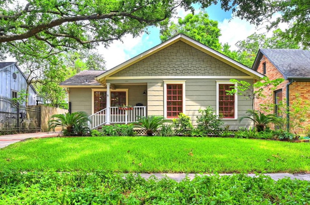 819 Byrne St, Houston, TX 77009