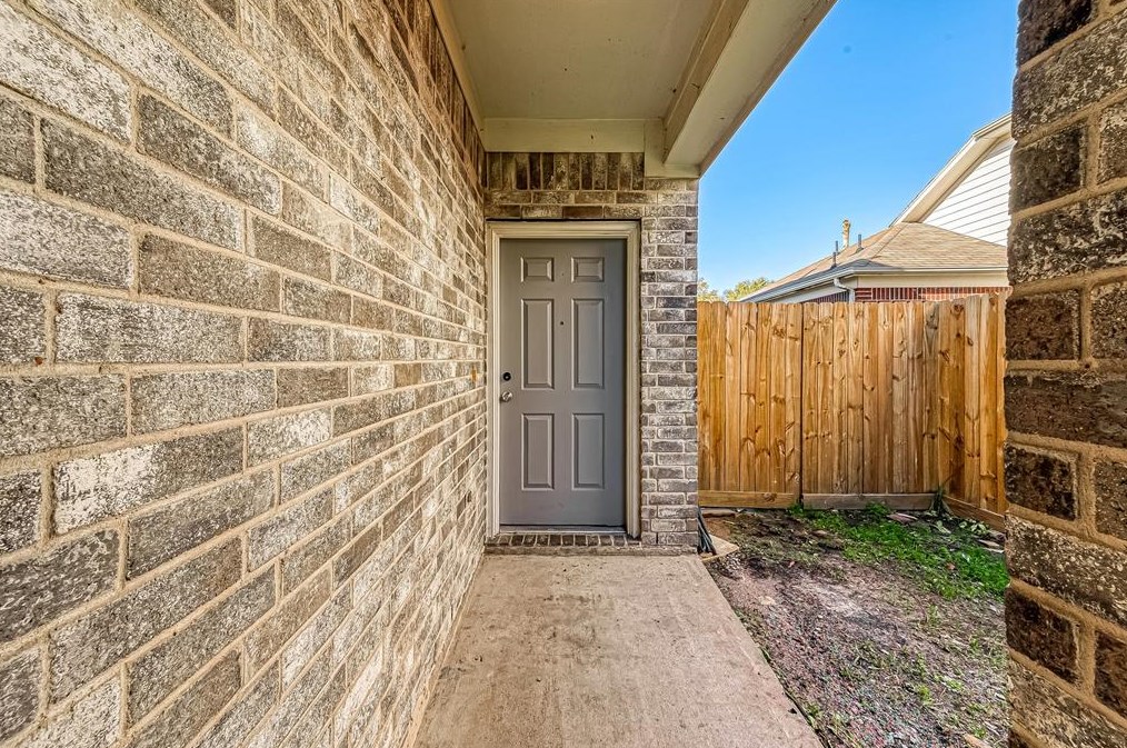 27335 Pine Crossing Dr, Spring, TX 77373