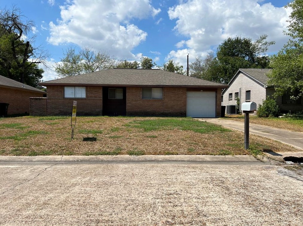 819 Knob Hollow St, Channelview, TX 77530