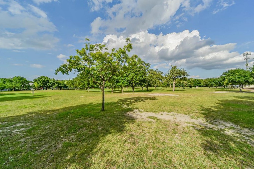 744 Country Place Dr, Houston TX  77079-5596 exterior