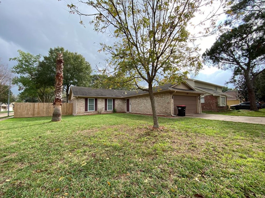 907 Three Forks Dr, Katy, TX 77450