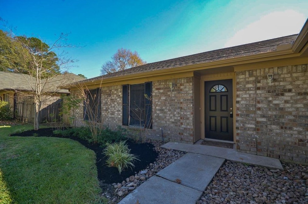 2118 Woodway Dr, Roman Forest, TX 77357