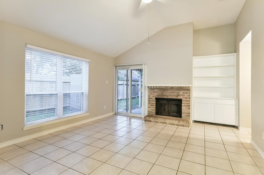 13207 Pebblewalk Cir, Houston TX  77041-1826 exterior