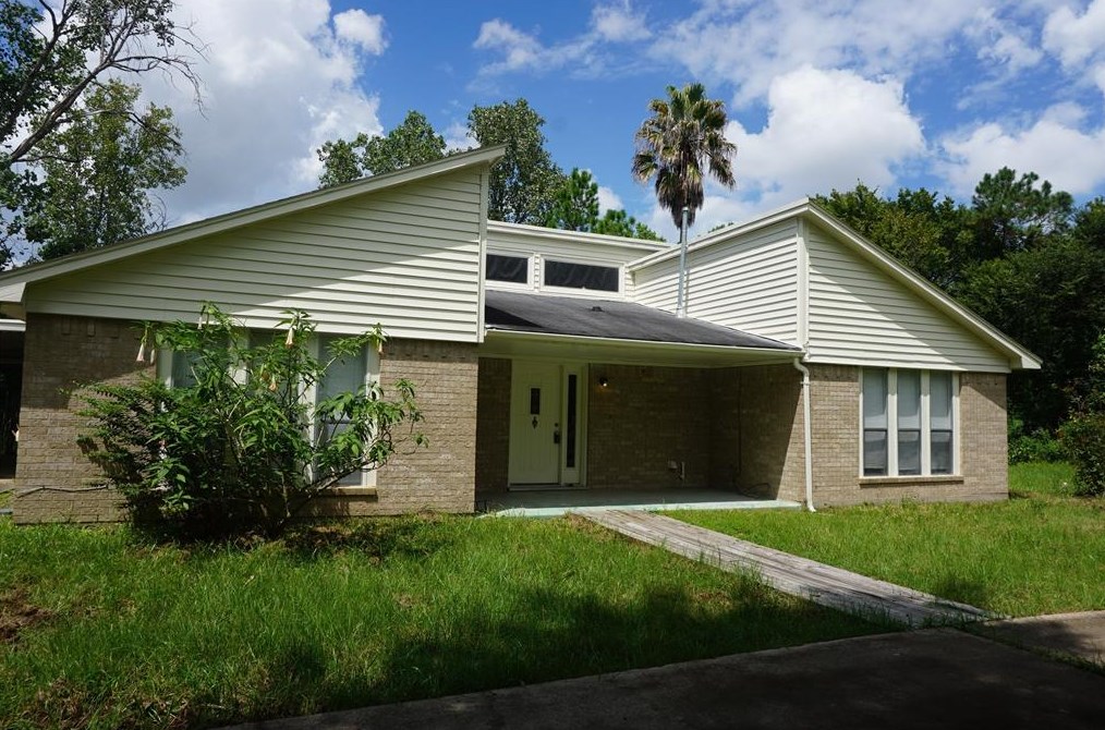 3306 Dixie Farm Rd, Pearland, TX 77581