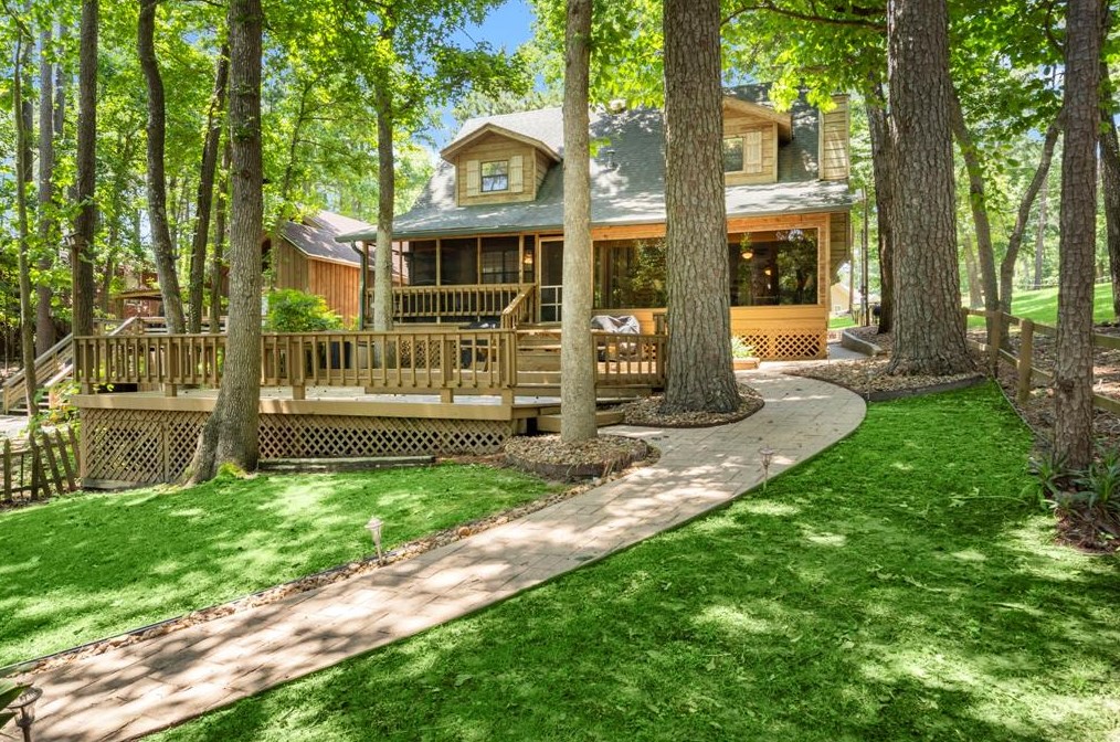 349 Sunset Dr, Livingston, TX 77351-2497