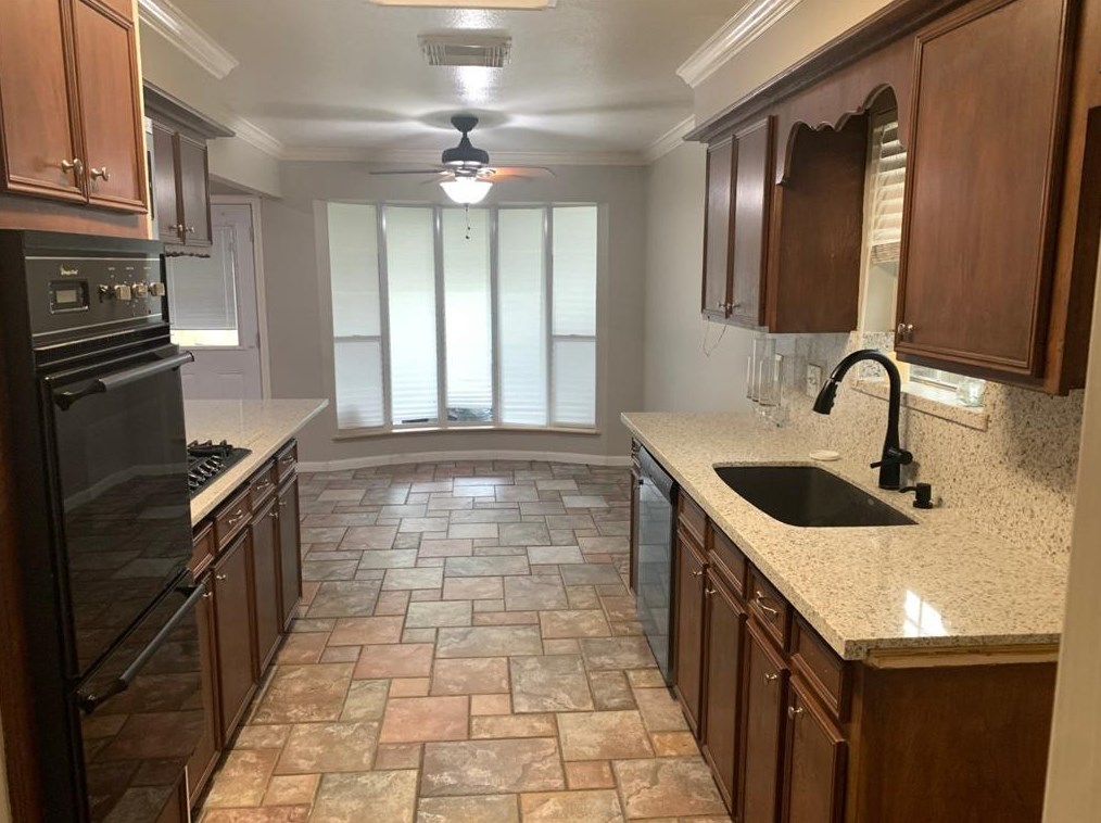 16331 Autumn Wind Dr, Houston TX  77090-4702 exterior
