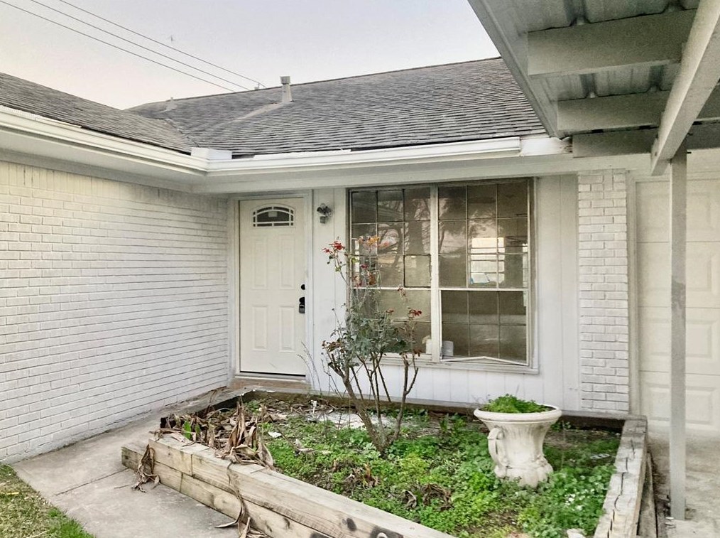 6301 Rowan Ln, Houston, TX 77074