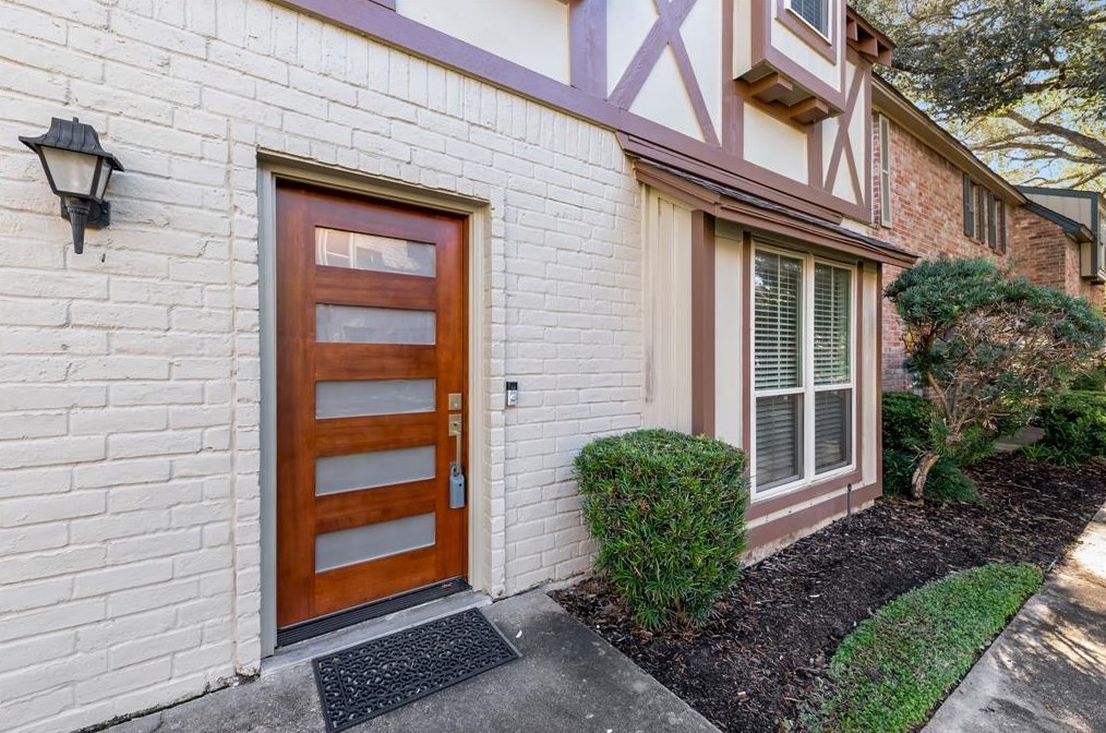 14723 Barryknoll Ct, Houston, TX 77079-5901