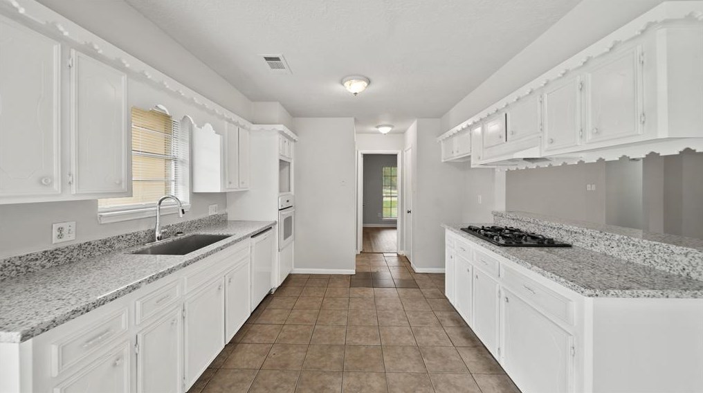 3307 Cedar Hollow St, Baytown, TX 77521