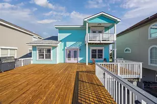 1022 Long Reach Dr, Tiki Island, TX 77554 - Photo 2