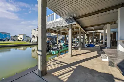1022 Long Reach Drive, Tiki Island, TX 77554 - Photo 6
