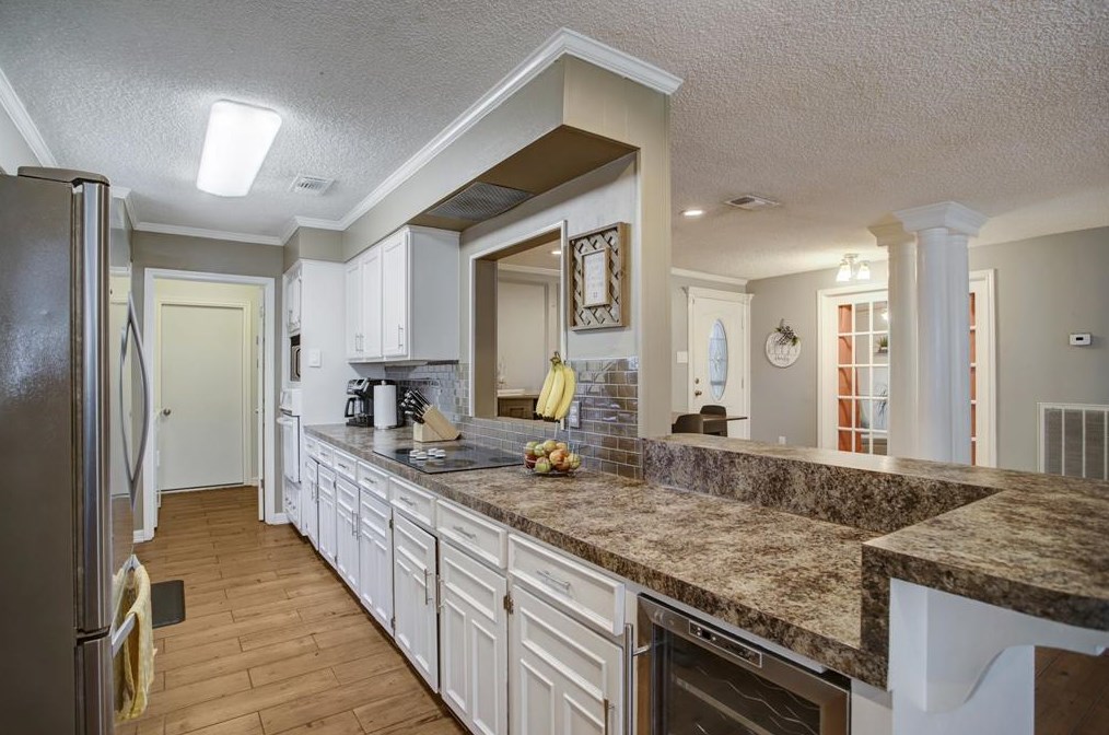 858 Silverpines Rd, Houston TX  77062-5614 exterior