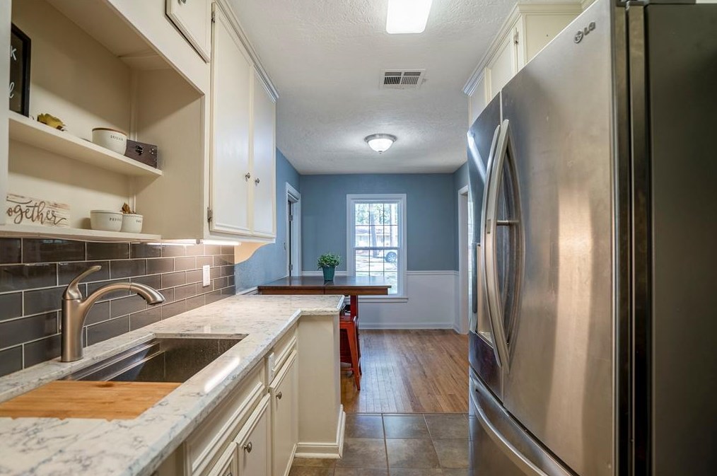 1007 Cowan Ave, Conroe TX  77301-1730 exterior