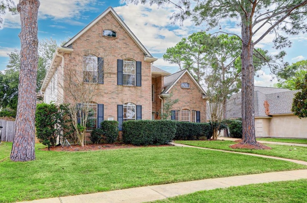 306 Lake Land Dr, League City, TX 77573-2872