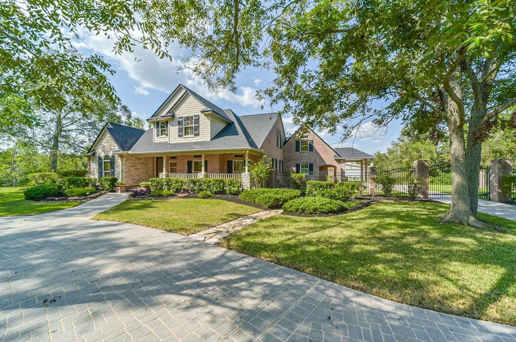 8630 Thompson Lake Dr, Missouri City, TX 77459-7534
