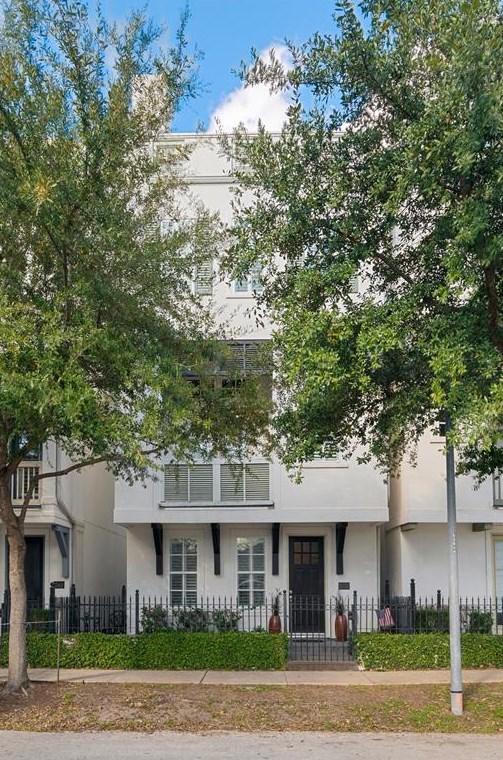 273 E 27th St, Houston, TX 77008