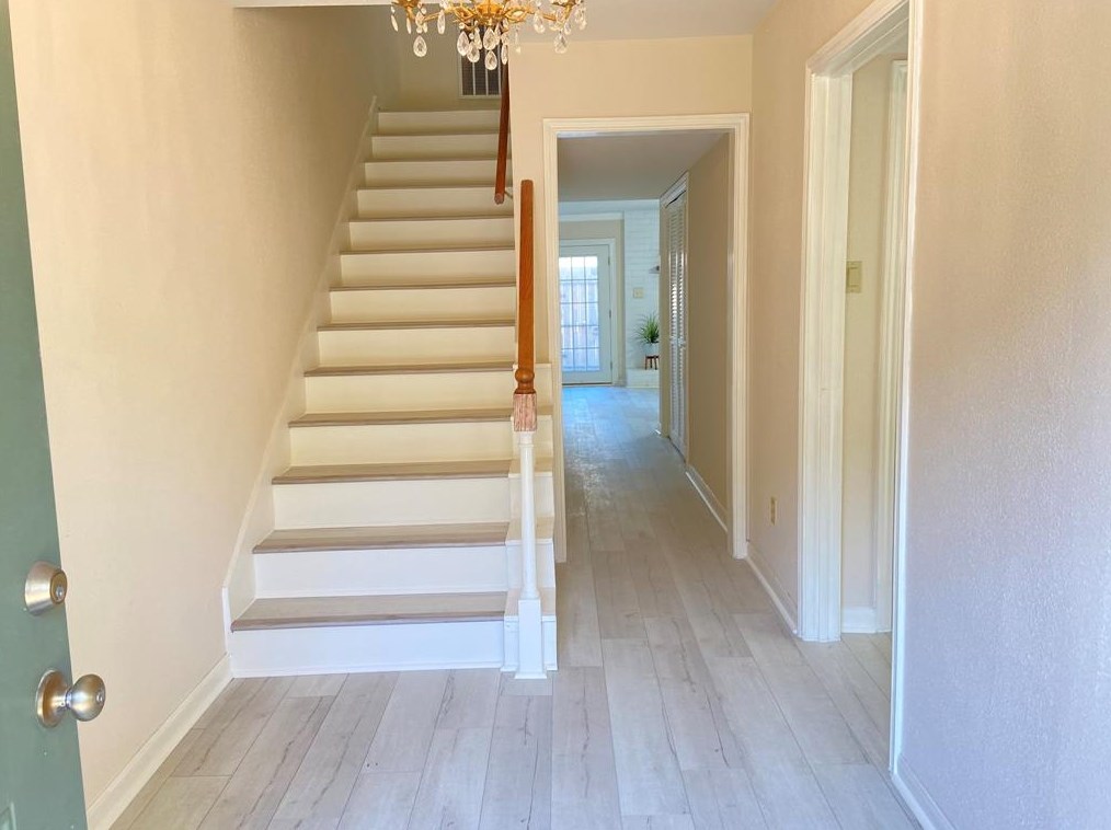 10351 Briar Forest Dr, Houston TX  77042-2450 exterior