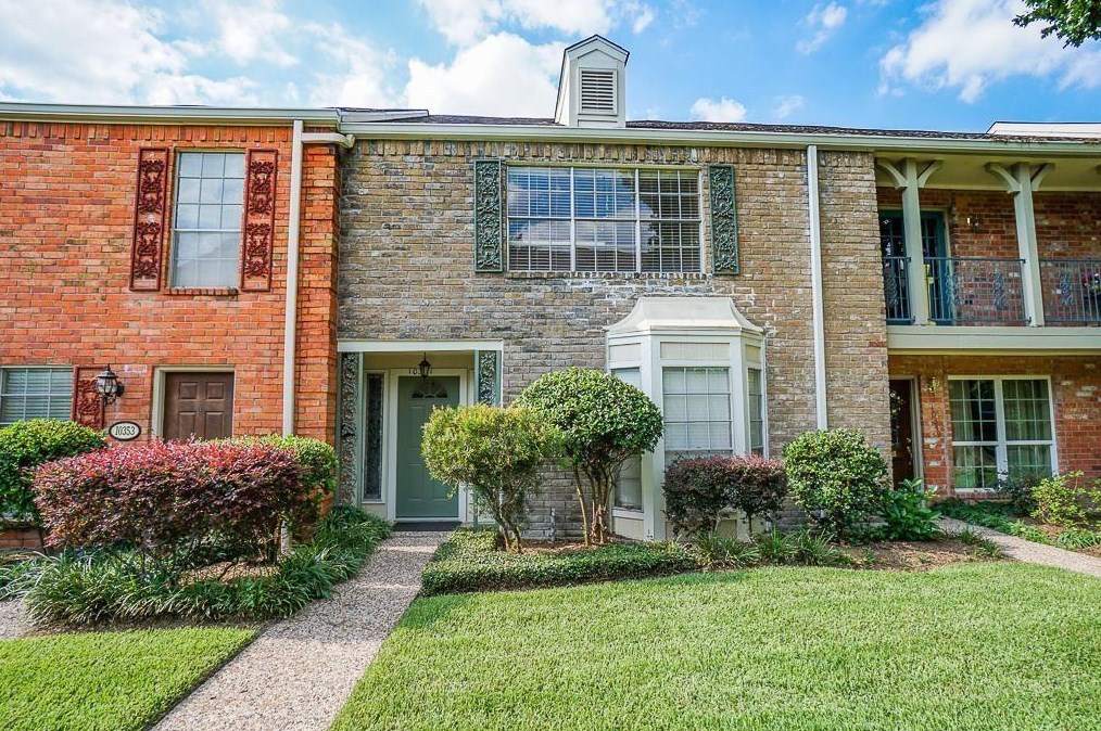 10351 Briar Forest Dr, Houston, TX 77042-2450