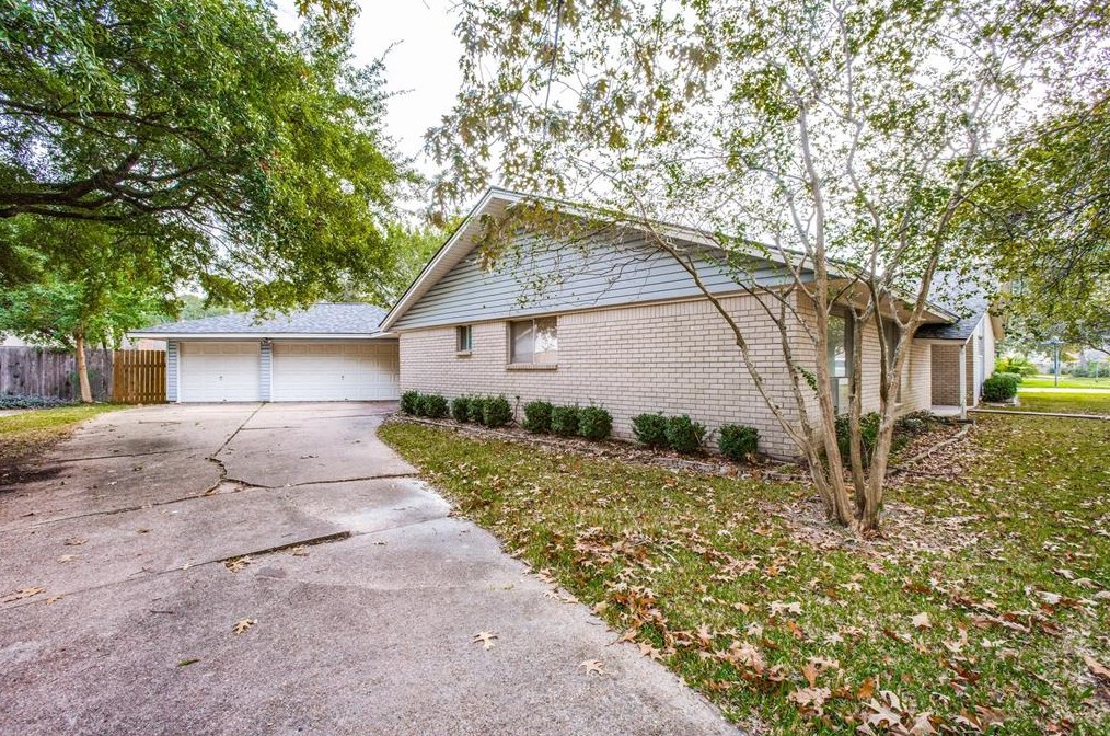 5004 Inverness Dr, Baytown, TX 77521-2930