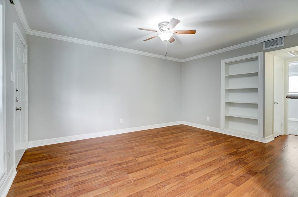 201 Emerson St #16, Houston, TX 77006