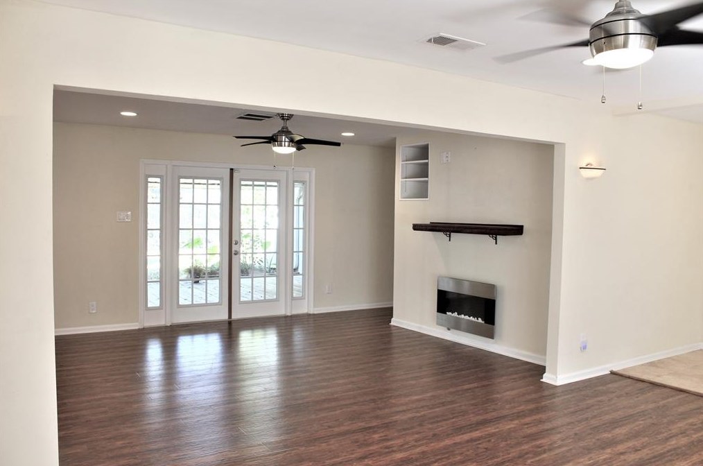 10142 Eddystone Dr, Houston TX  77043-3307 exterior