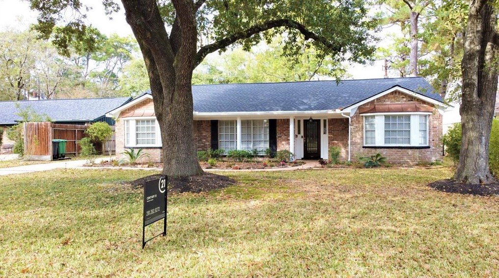 10142 Eddystone Dr, Houston, TX 77043