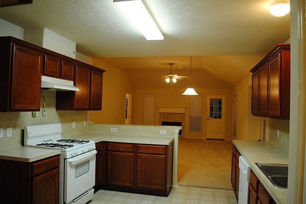 11314 Chelsea Oak St, Houston, TX 77065