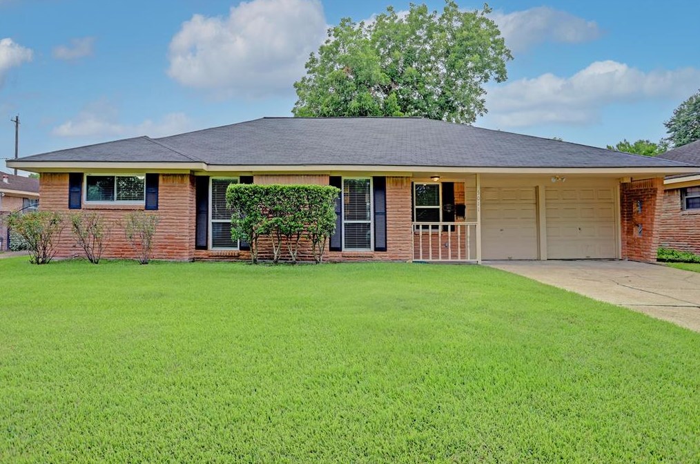 5011 Stillbrooke Dr, Houston, TX 77035-3150