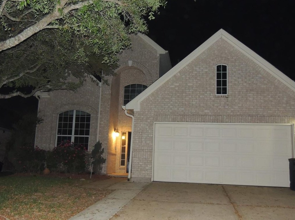 8426 Kirksage Dr, Houston, TX 77089
