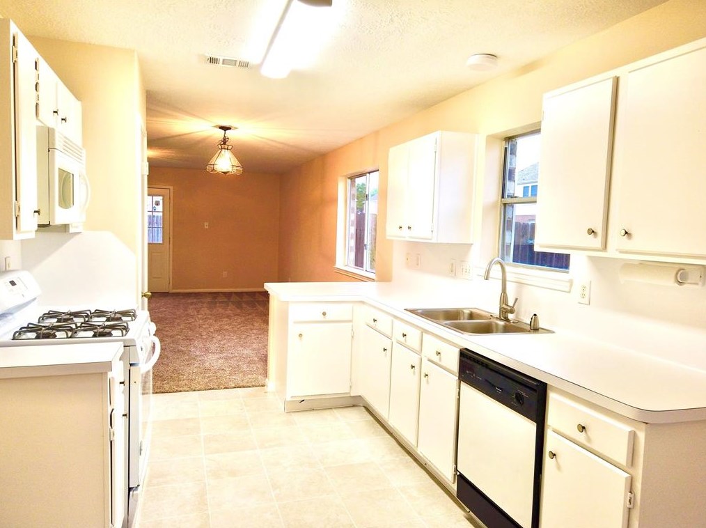 4863 Drew Forest Ln, Humble, TX 77346