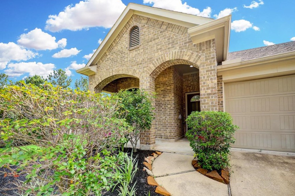11 Wood Drake Place, Tomball, TX 77375
